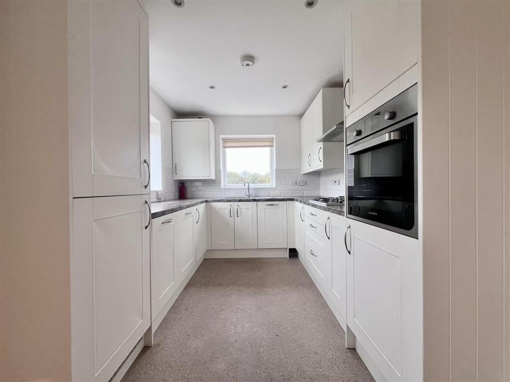 Apartment in Milton Keynes, Wolverton and Greenleys - View 3