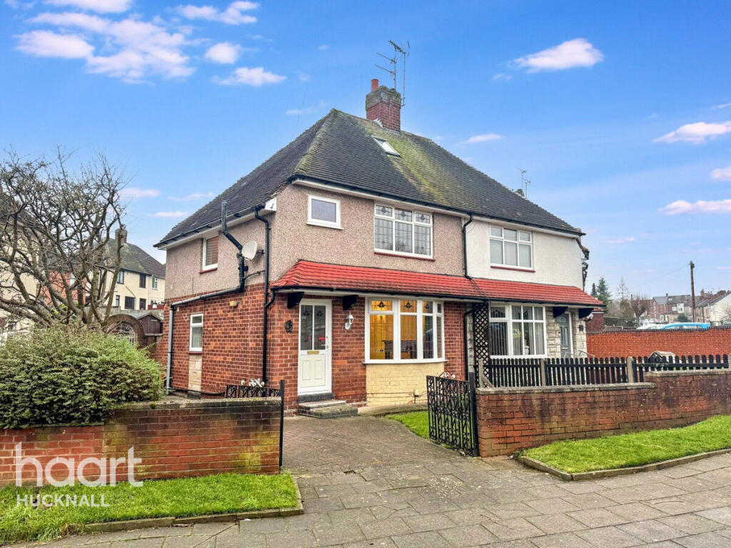 3-bed semi-detached on Greenwood Avenue, Nottingham, £200,000