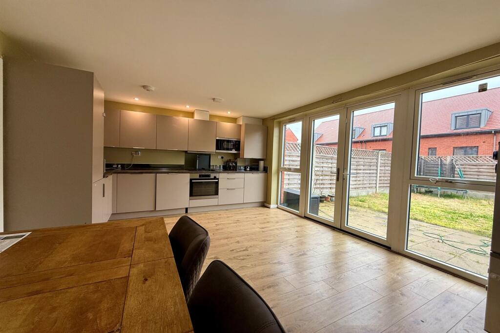 House in Stockport, Gatley - View 4