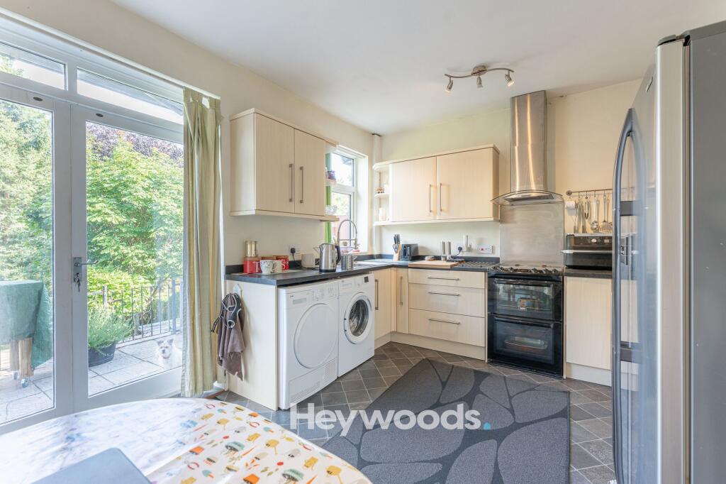 House in Stoke-on-Trent - View 2