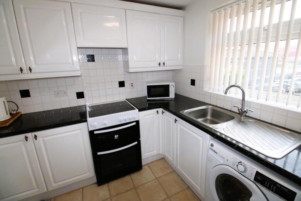 Tyrells Close, Upminster, Essex photo 3