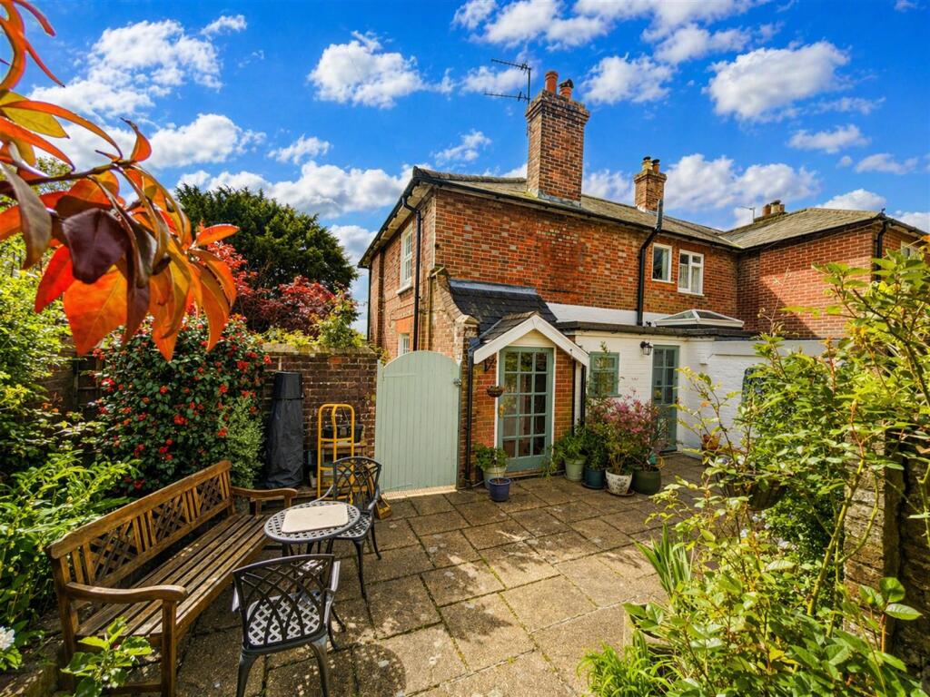 The Street, Framfield, Uckfield, TN22 5NL