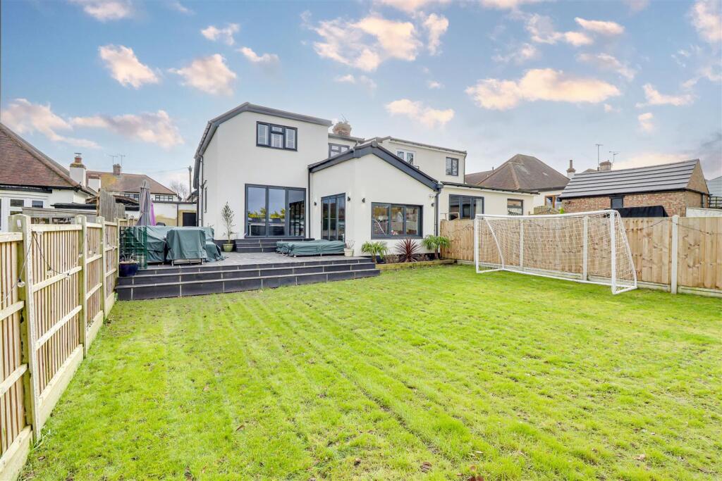 Exford Avenue, Westcliff-On-Sea photo 2