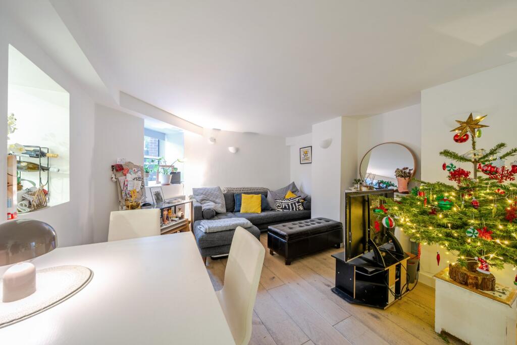 Main image of property: Fairhazel Gardens, London, NW6