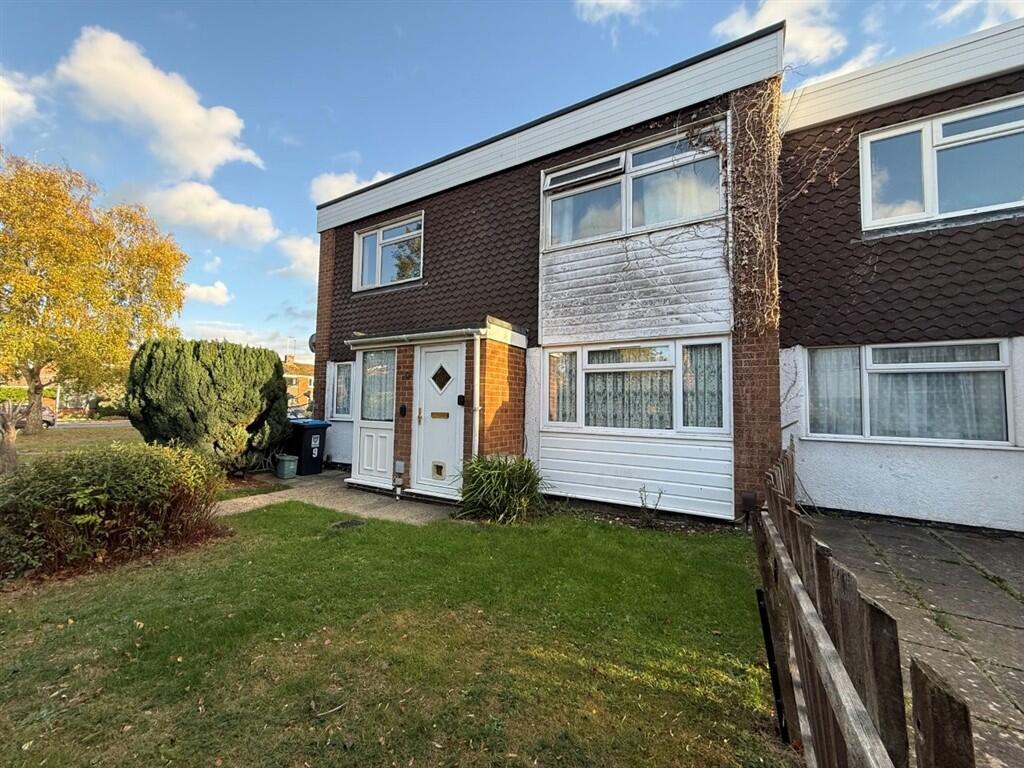 2-bed flat on Verney Close, TRING, £185,000