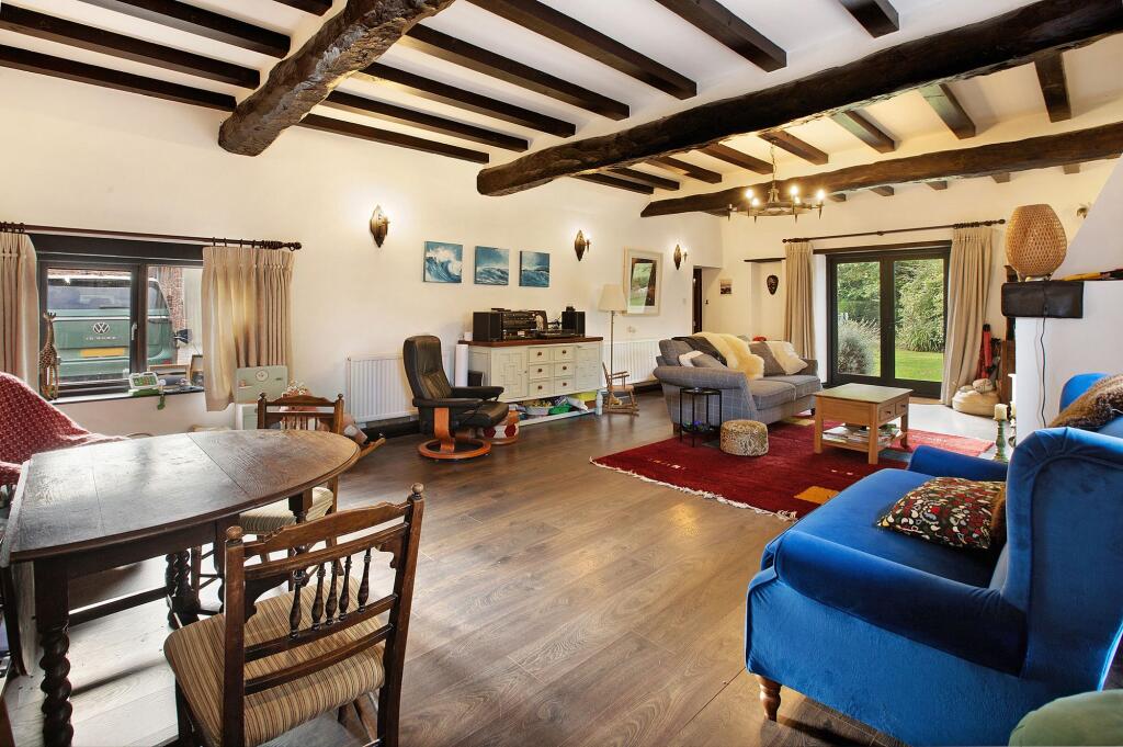 House in Torquay - More