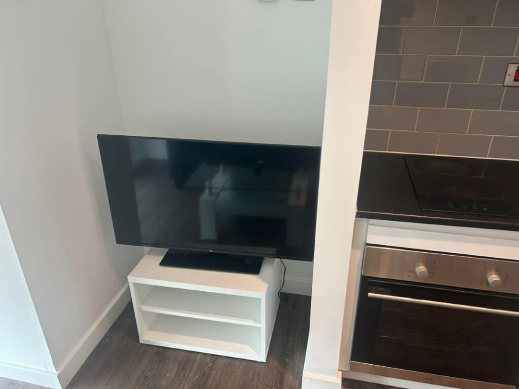 Apartment in Sheffield, Moorfoot, Broomhall - View 4