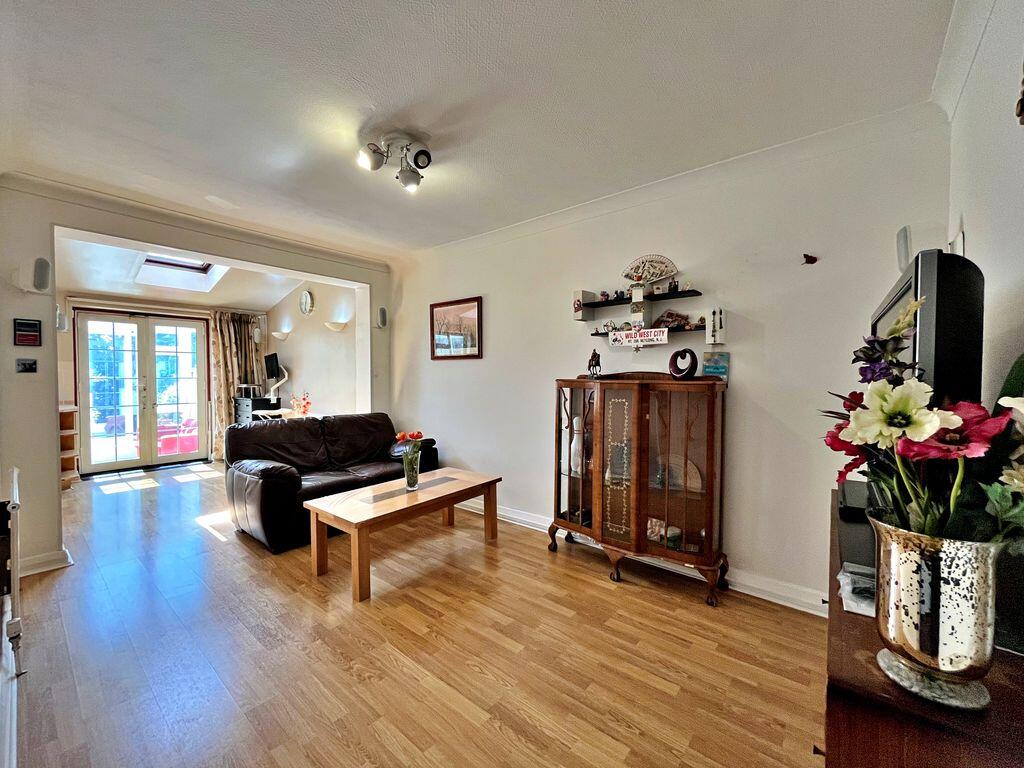 House in London - View 5