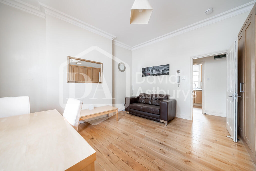 Apartment in London - More