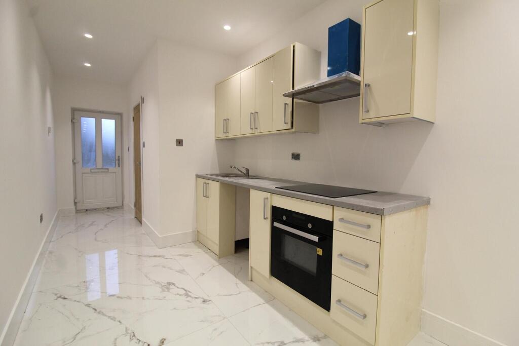 Main image of property: London Road, Hemel Hempstead