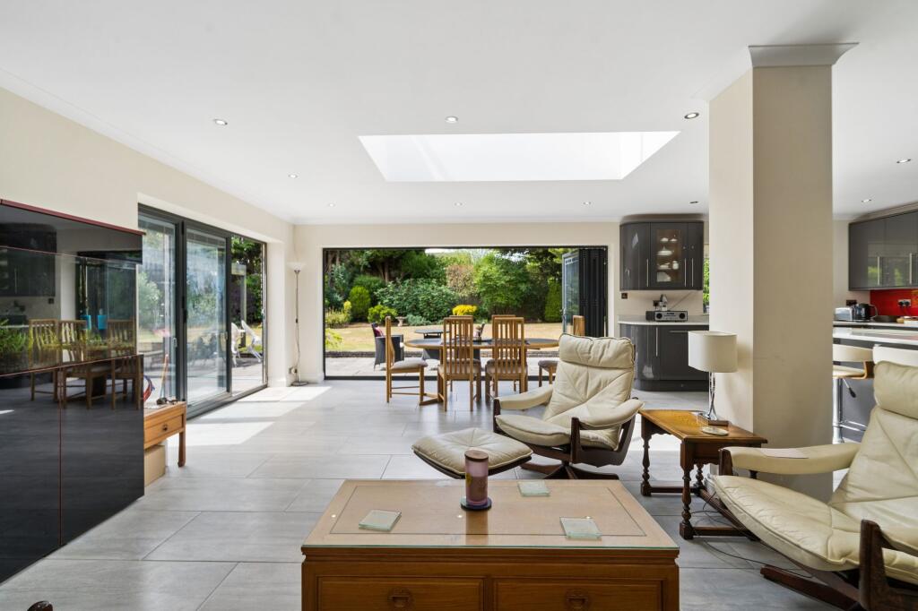 House in Knotty Green, Penn - View 2