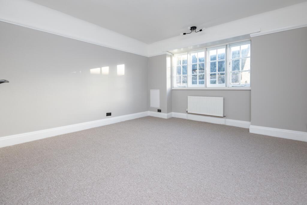 Apartment in Bournemouth, West Cliff - More