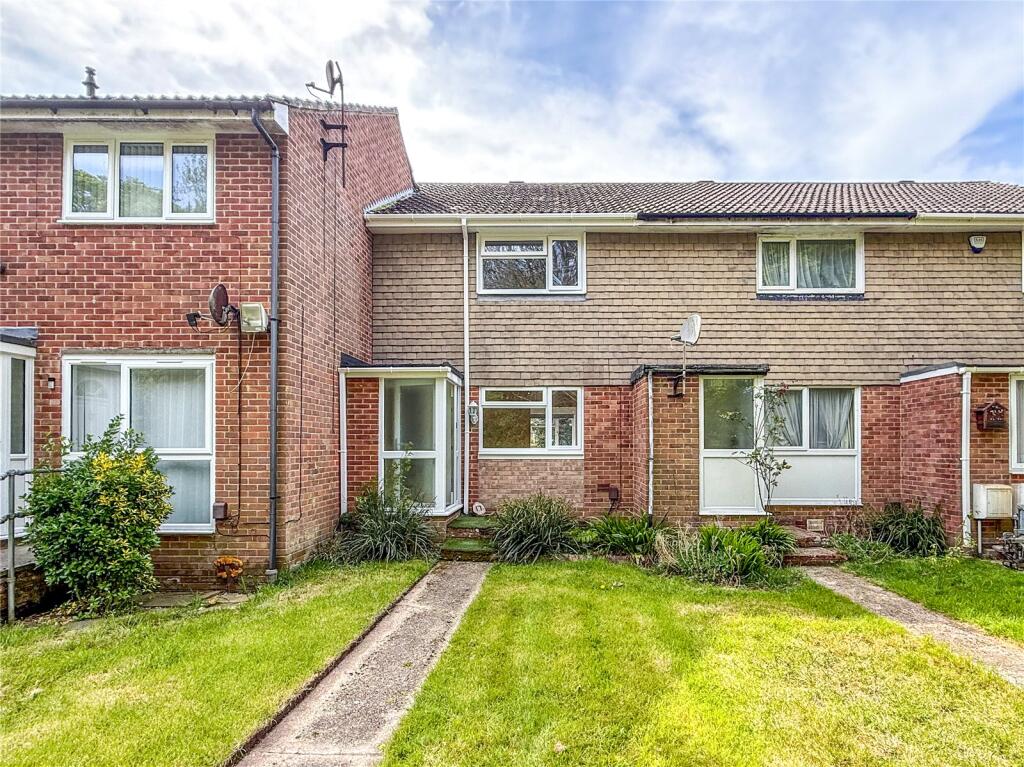 3-bed terraced on 17, Redcliffe Close, Burton, Christchurch, Dorset, BH23, £275,000