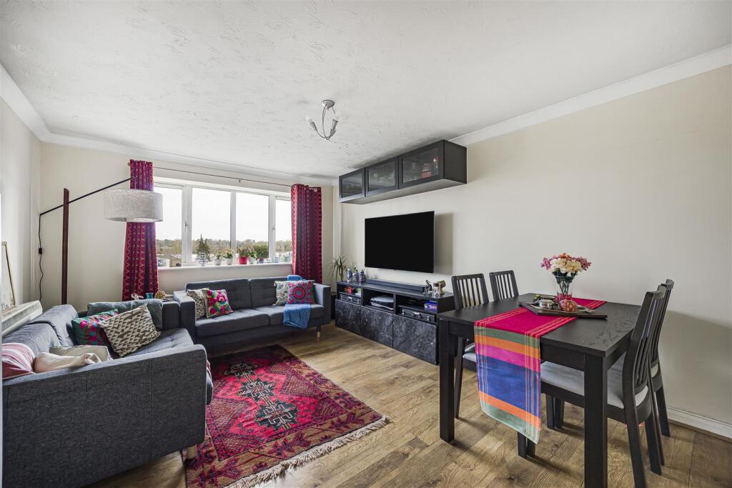 Main image of property: Winslet Place, Oxford Road, Reading