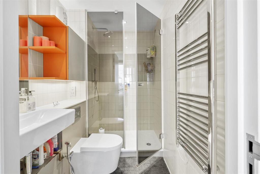 Apartment in London - More