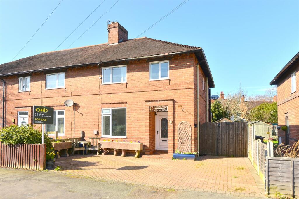 Main image of property: Racecourse Avenue, Monkmoor, Shrewsbury