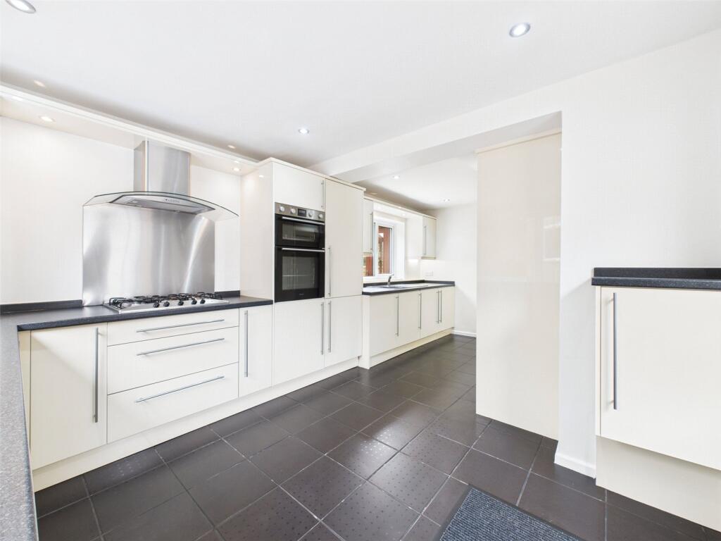 Bassford Avenue, Heanor, Derbyshire, DE75 photo 2