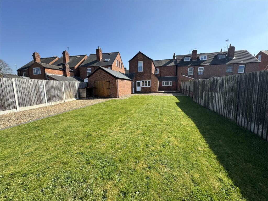 4-bed detached on Hurcott Road, Kidderminster, Worcestershire, £450,000