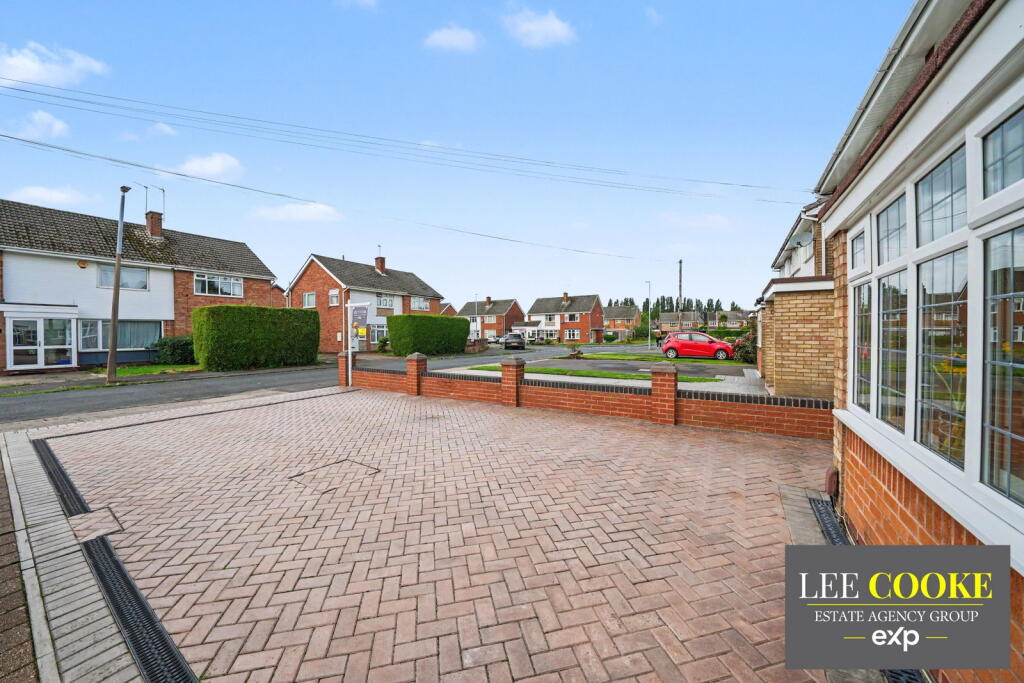 House in Wolverhampton, Perry Hall - View 2