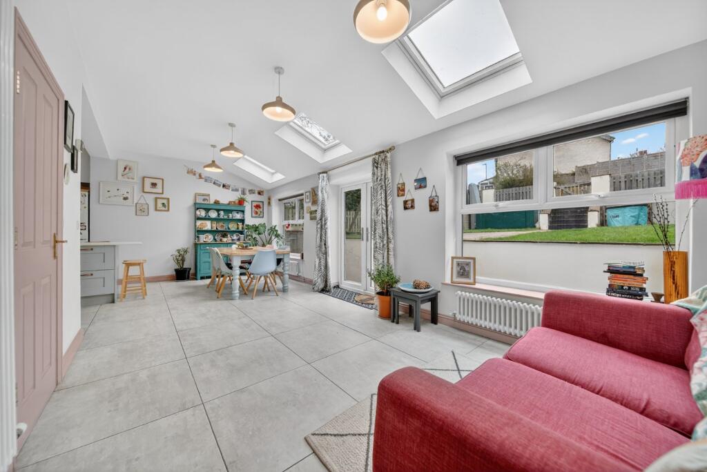 House in Leeds, Newlay, Horsforth - More