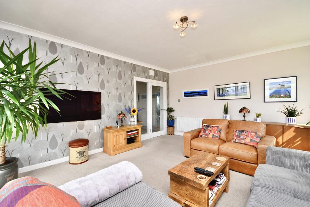 93 Fairfield Park, Ayr, KA7 2AU photo 4