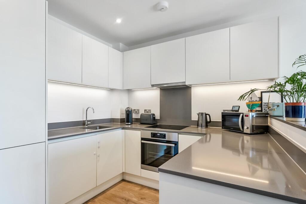 Apartment in London - View 5