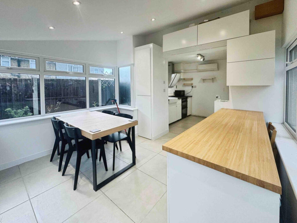 Main image of property: Dagenham, RM9