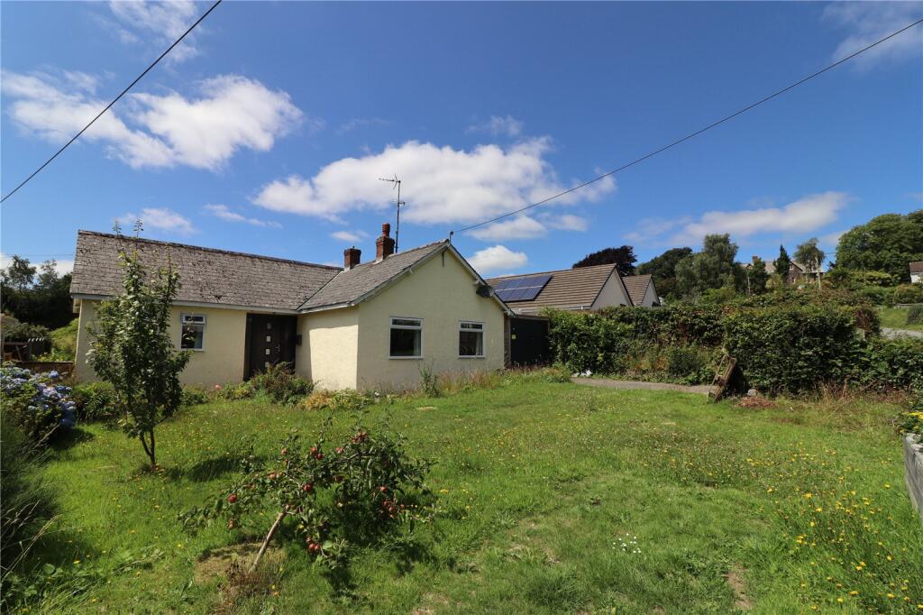 3-bed house on Vicarage Road, Landkey, Barnstaple, EX32, £250,000