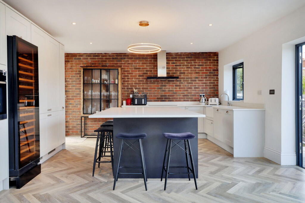 House in Dartford - View 5