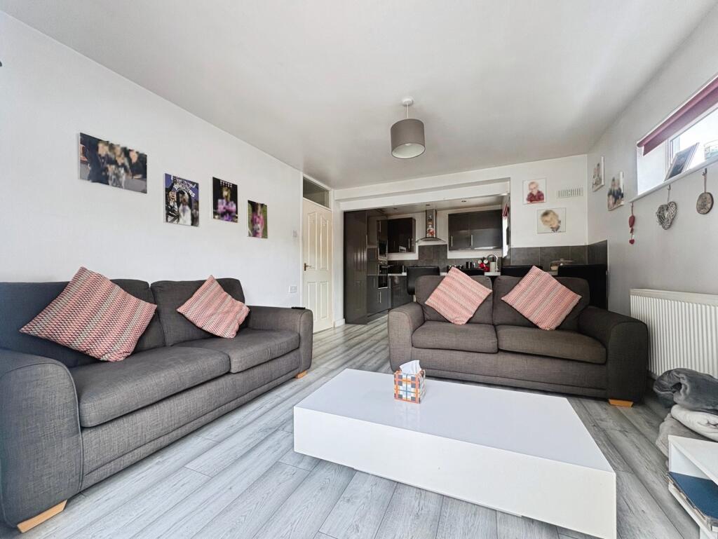 House in Waverley, Heath End, Farnham - View 3