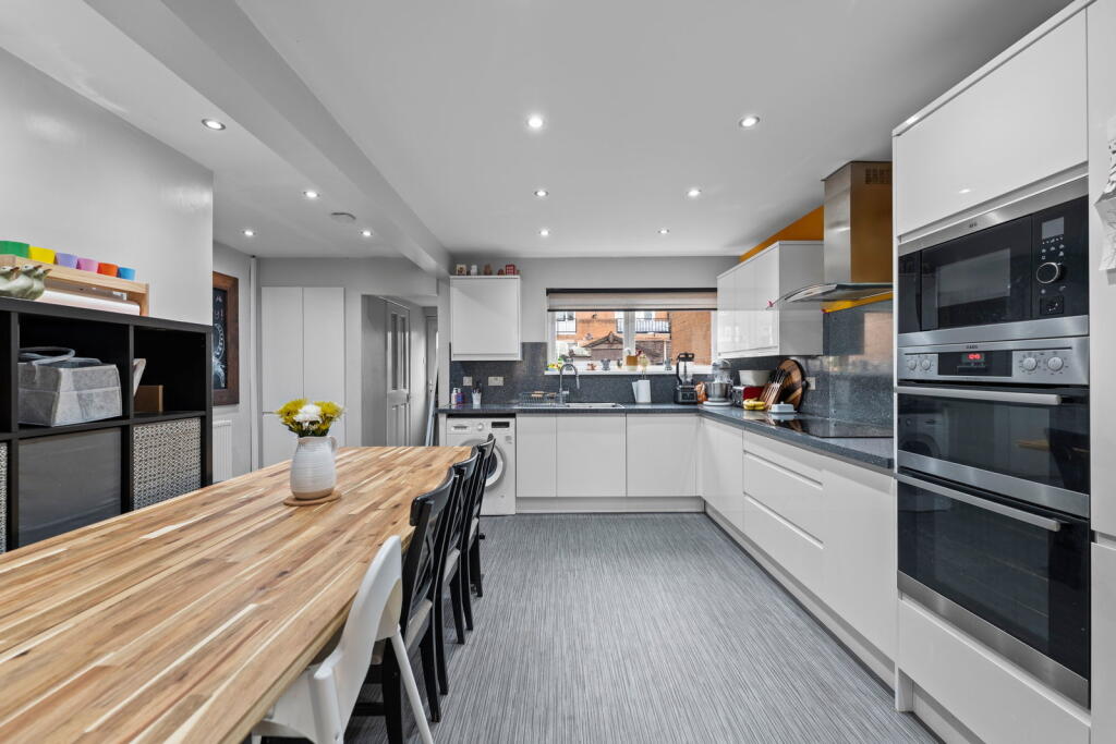 House in Rotherham, Dalton - View 2