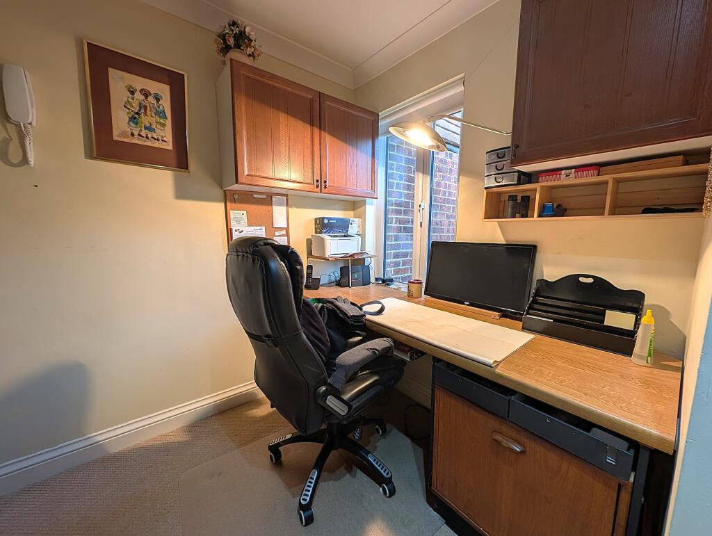 Barnet Lane, Elstree, WD6 photo 5