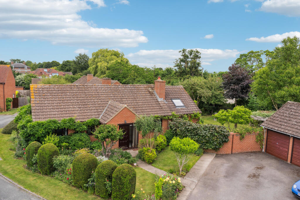 Main image of property: Orchard Close, Shillingford, OX10