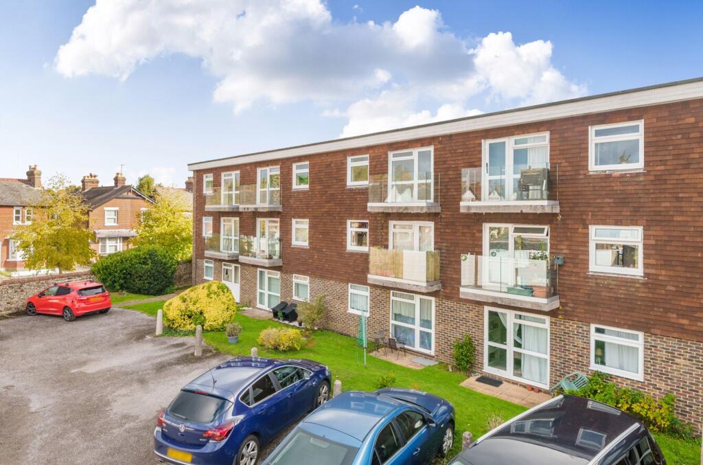 Apartment in East Hampshire, Petersfield - View 5