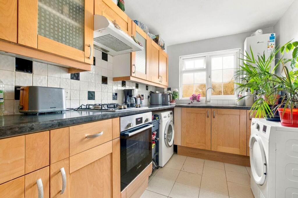 Apartment in Twickenham - More