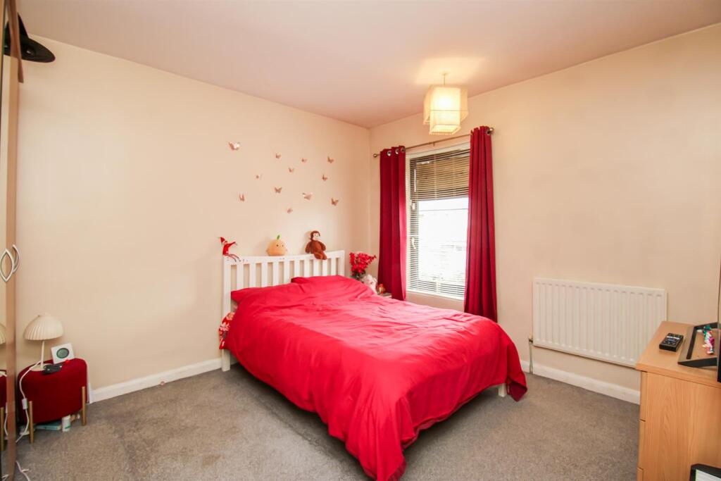 House in Wakefield, Ryhill - View 5