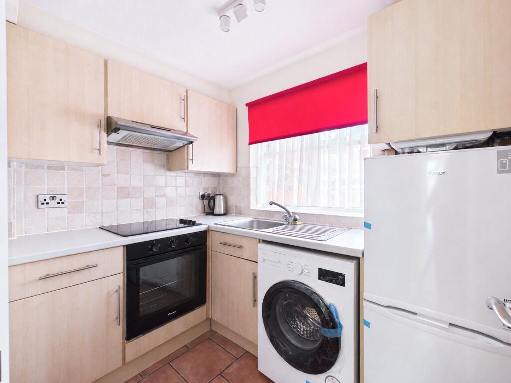 Apartment in Reigate and Banstead, Merstham - View 5