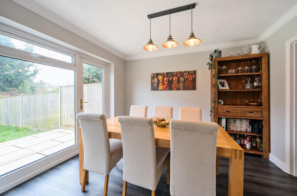 House in Waverley, Heath End, Farnham - View 4