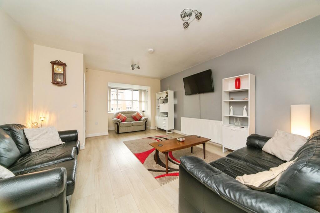 Rivieres Avenue, Colwyn Bay, Conwy, LL29 photo 2