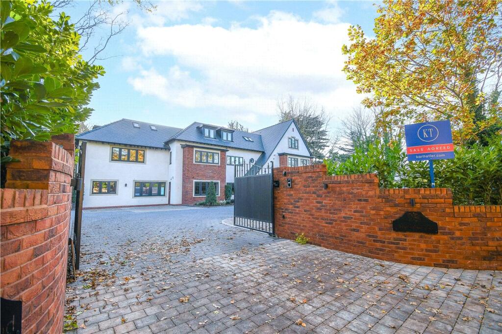 Main image of property: 6 Lawnswood, 39 Quarry Road East, Heswall