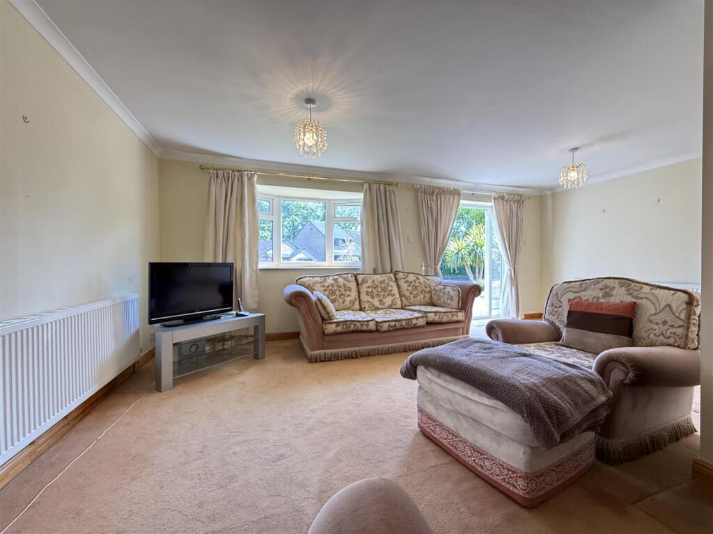 89, Mayster Grove, Brighouse, HD6 3NU photo 3