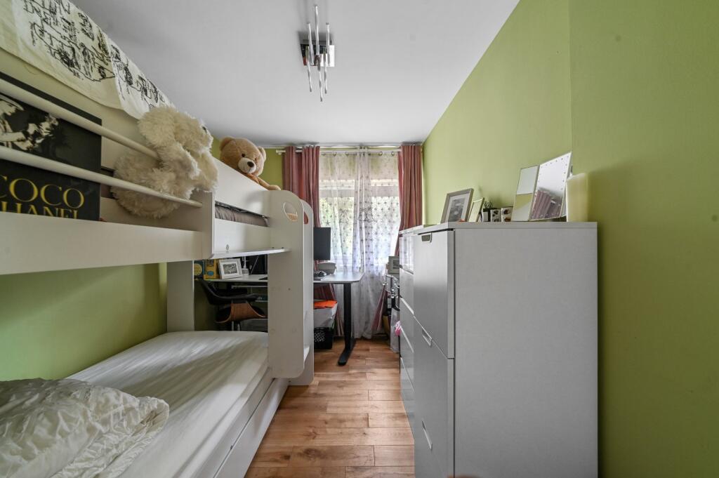 Apartment in London - More