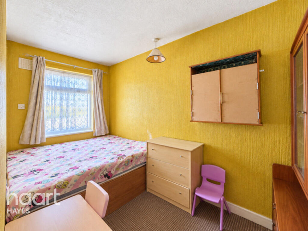 Apartment in Southall - More
