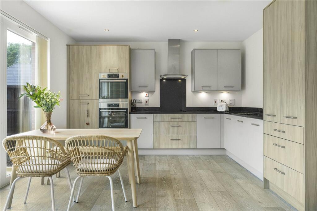House in Vale of White Horse, Radley - View 2