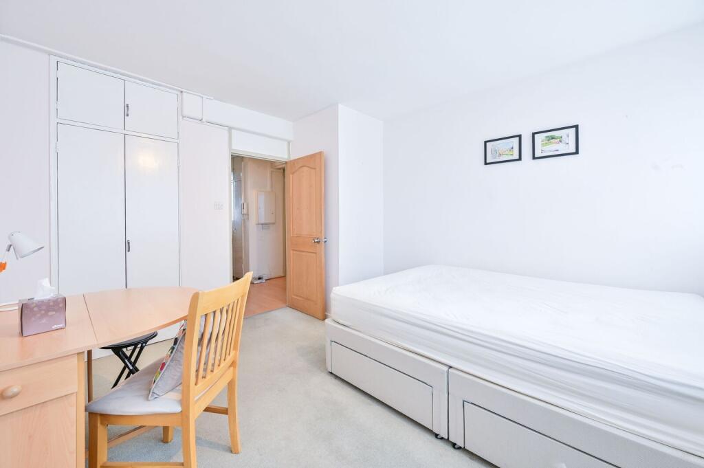 Apartment in London - View 5