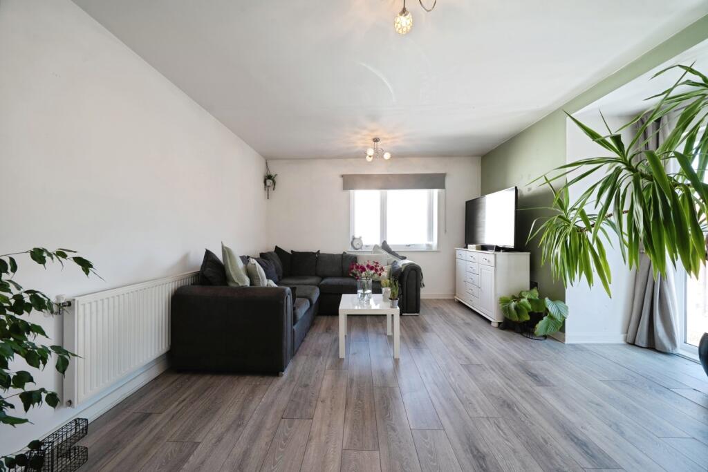 Apartment in Kingston upon Thames - More