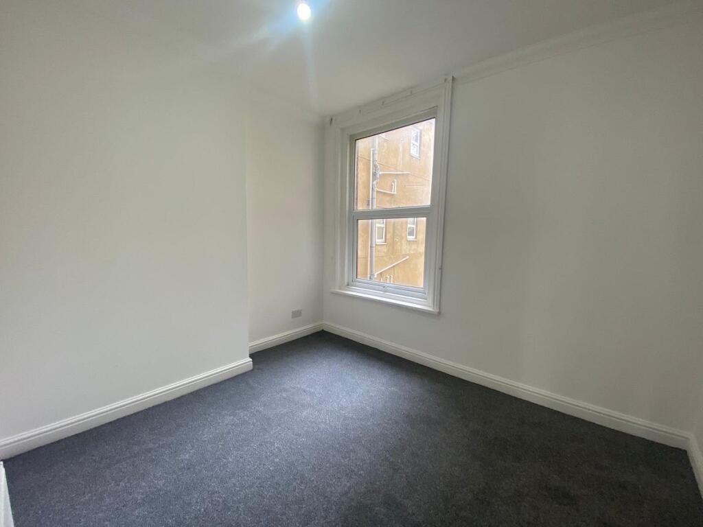 Apartment in Portsmouth - View 5