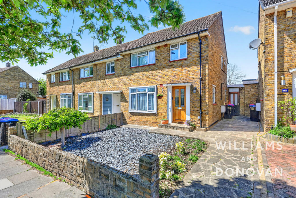 Main image of property: Elmsleigh Drive, Leigh-on-Sea, SS9 4