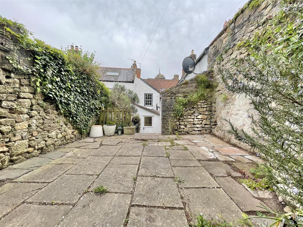 High Street, Axbridge photo 4