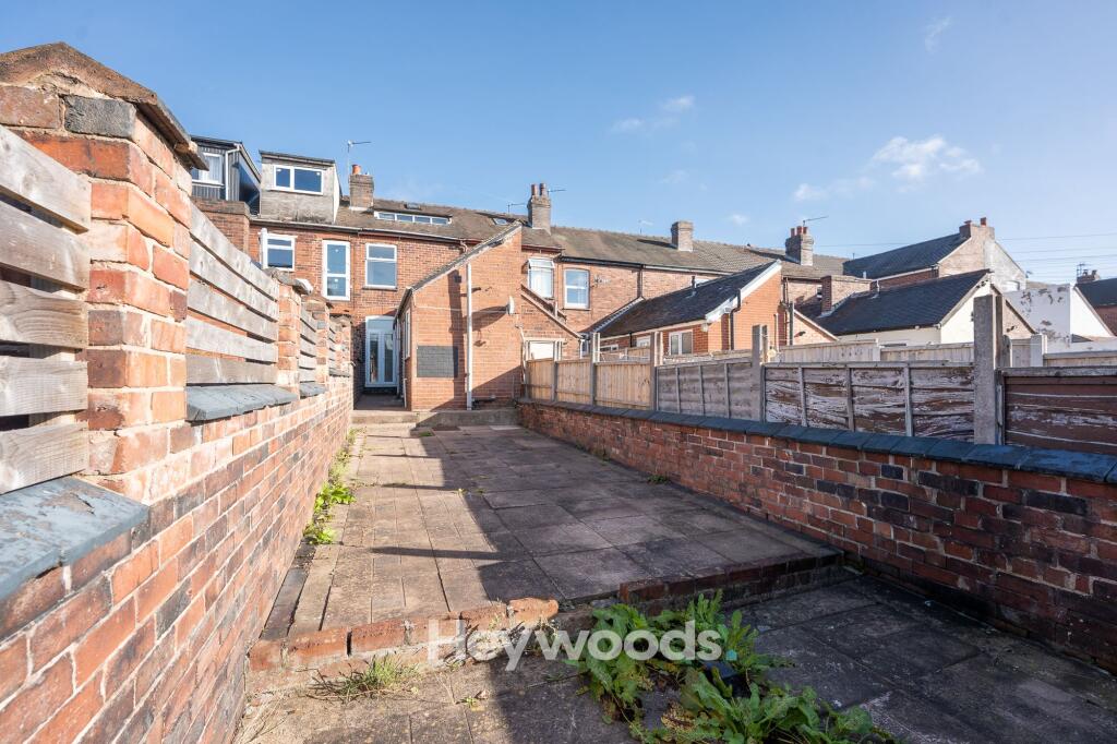 House in Stoke-on-Trent - View 4